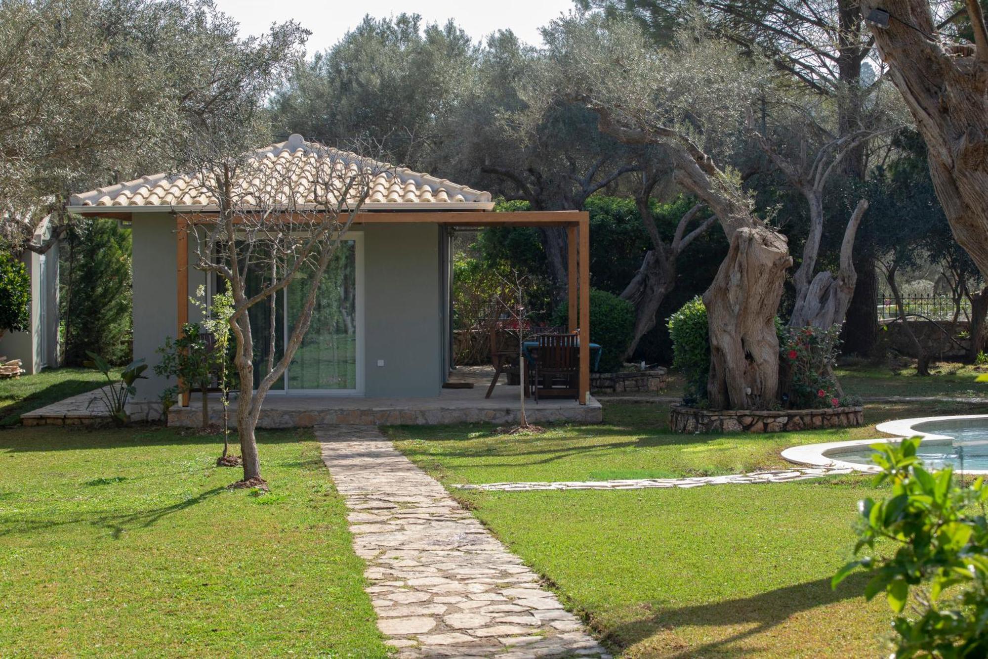 Poly'S Villa Lefkada Apolpaina Bagian luar foto