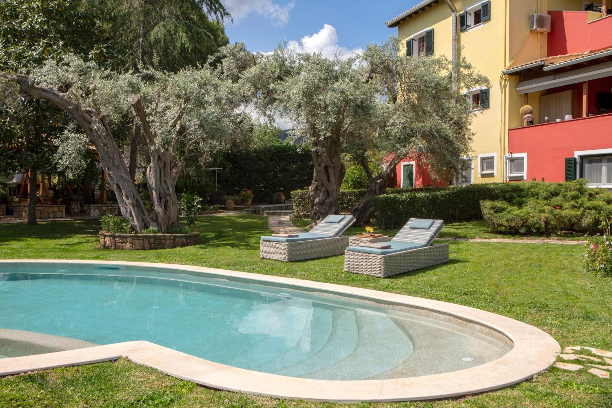 Poly'S Villa Lefkada Apolpaina Bagian luar foto
